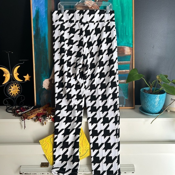 Frank Lyman Design Black and White Houndstooth Skinny Pants 12 - Picture 6 of 16